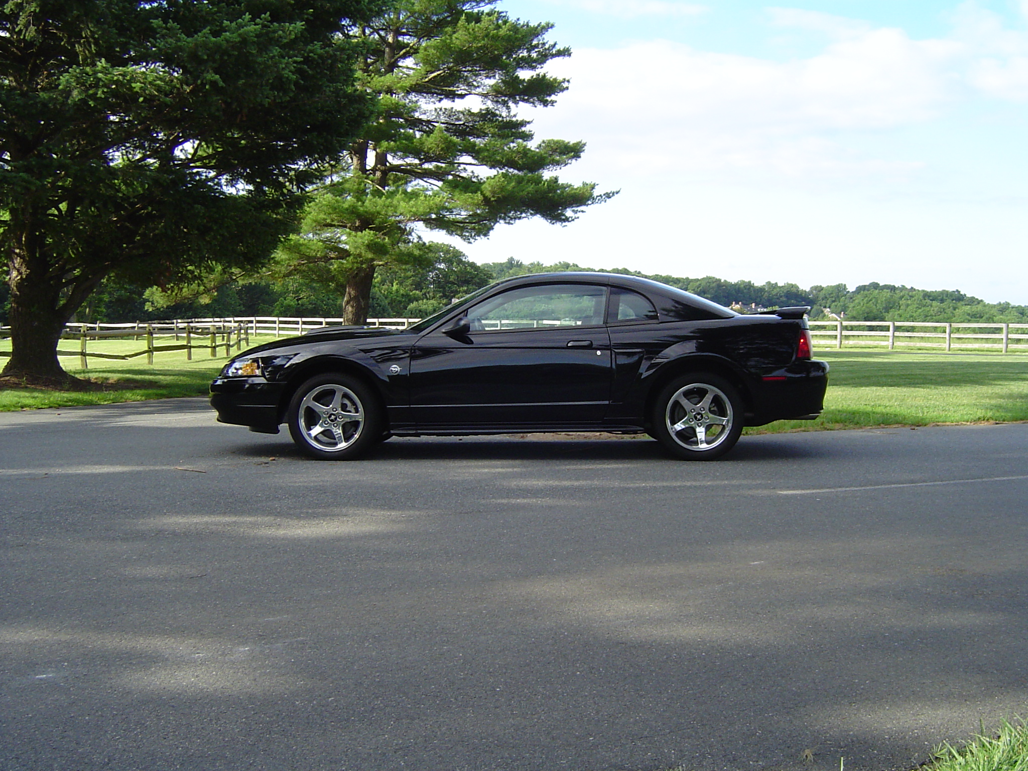 2004 Ford Mustang GT Black 013.jpg
