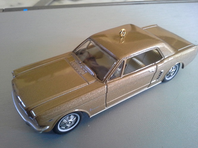 mustangornament.jpg